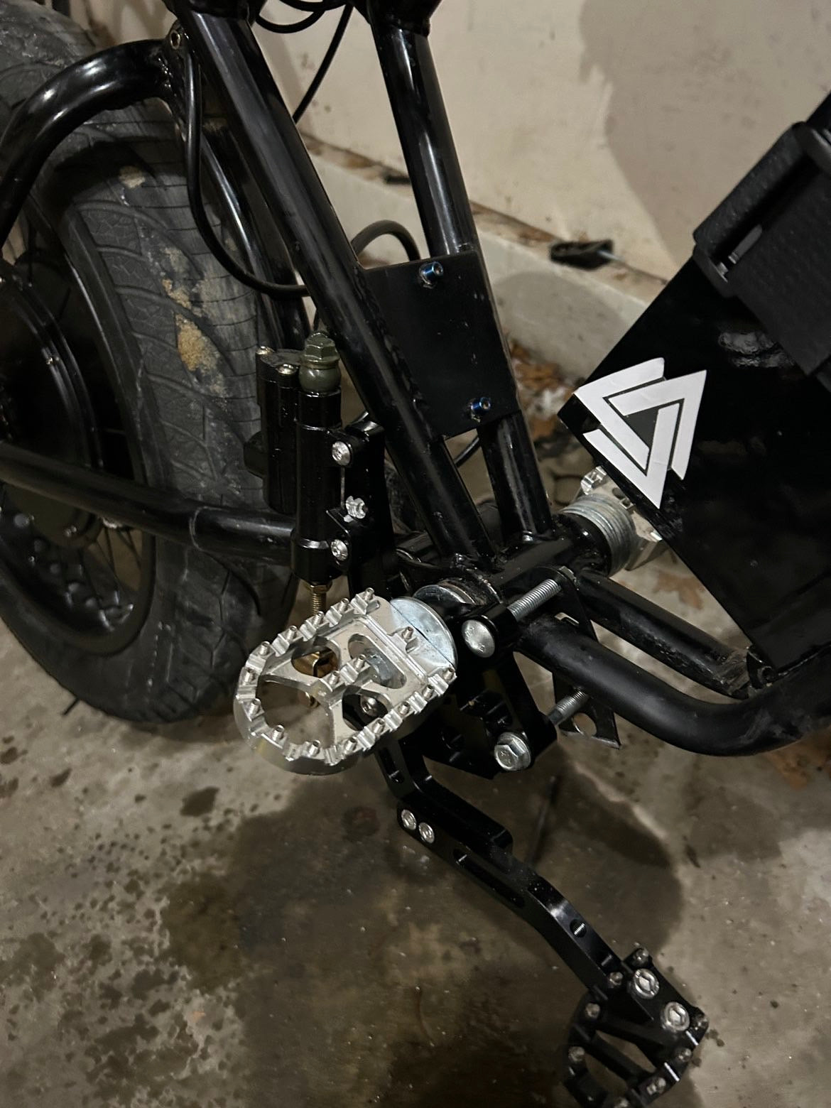 (PRE ORDERS) V2 footbreak